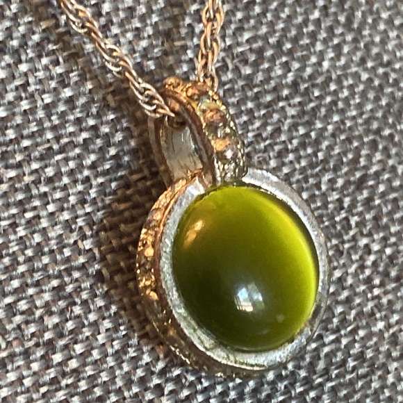 Two sided Vintage Stone Necklace - Picture 5 of 7